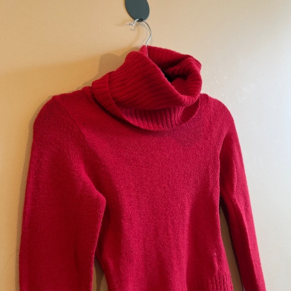 Red Vintage  Turtleneck - Picture 2 of 2